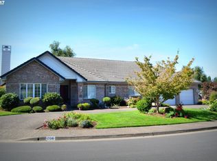 1706 Victorian Way, Eugene, OR 97401