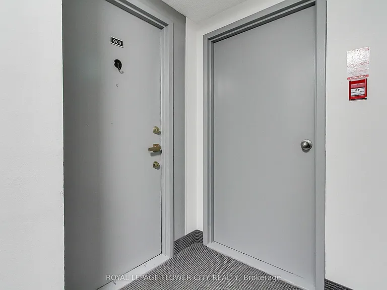 10 Sunny Glen Cres #909 — Photo 8