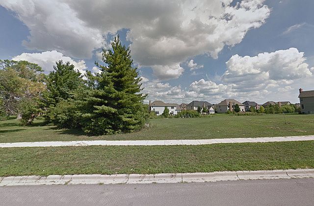 1st image of 521 Fox Trail Dr
