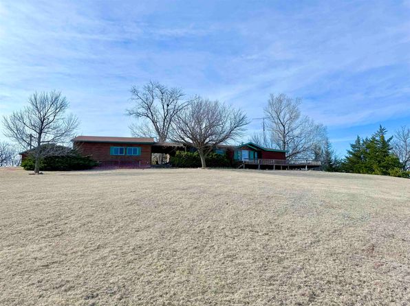 9 NW Indian Rd W, Medicine Lodge, KS 67104