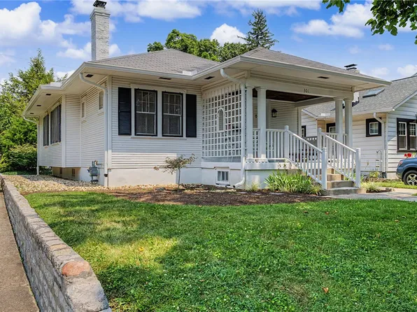 301 Monteray Ave, Oakwood, OH 45419