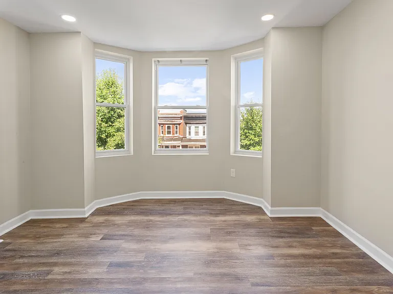 2903 Winchester St — Photo 2