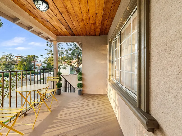10554 Plainview Ave — Photo 30