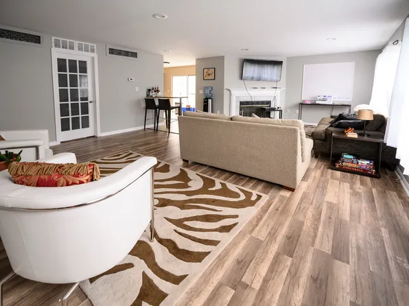 12 Krueger Ct, Newark, NJ 07103