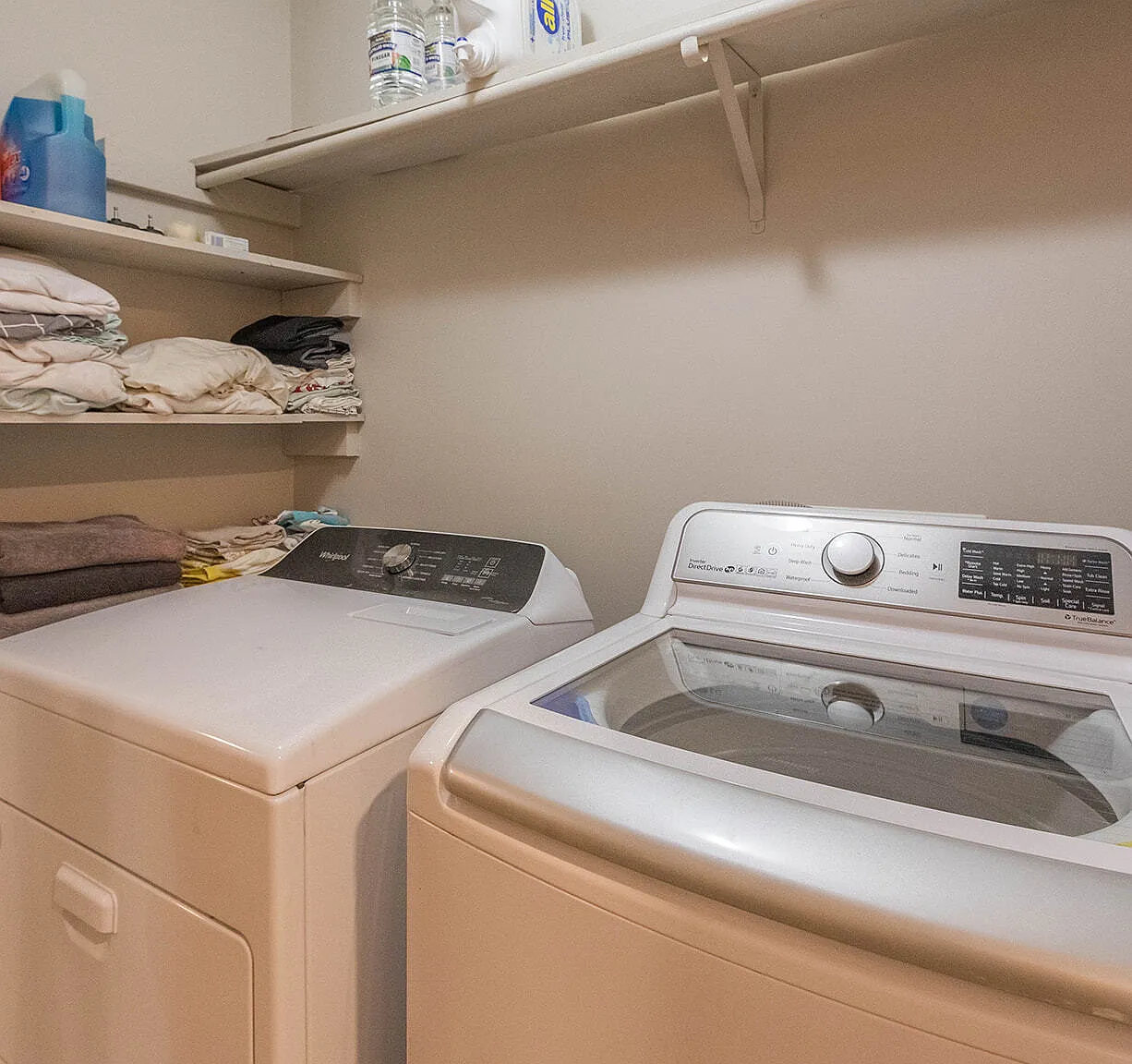 210 Elliott Court - 1 — Photo 4