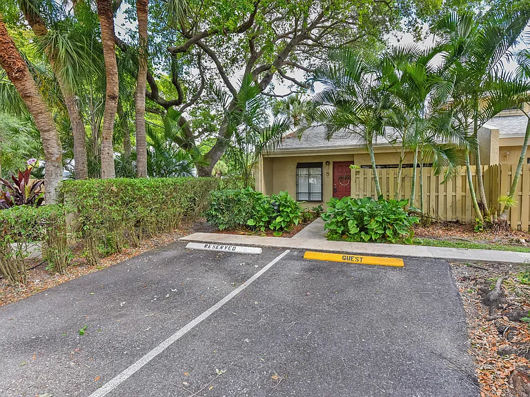 1400 NW 9th Ave #B-8 — Photo 2