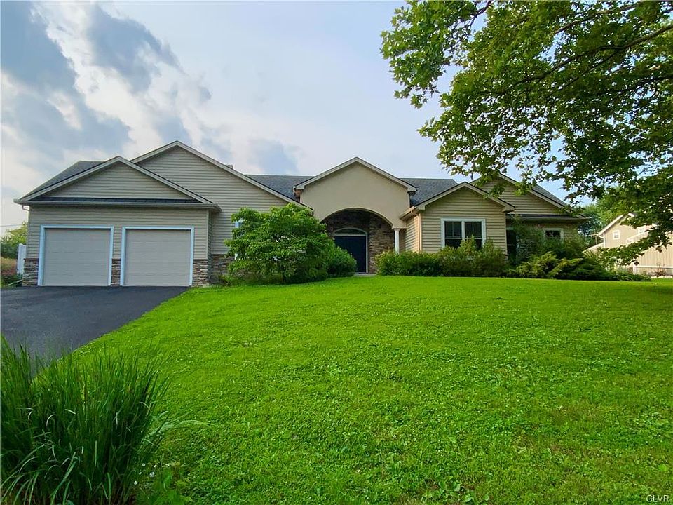 1st image of 508 Red Barn Dr