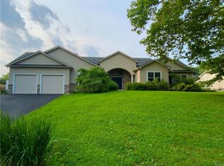 508 Red Barn Dr, Easton, PA 18040