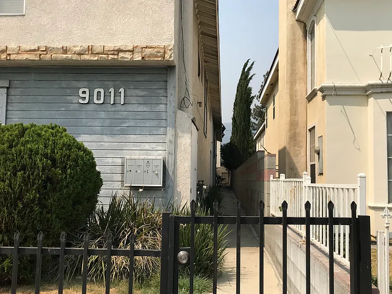 9011 E Fairview Ave #B — Photo 3