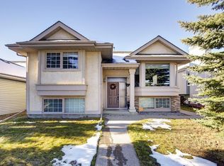 417 Harvest Lake Dr NE, Calgary, AB T3K 4B9