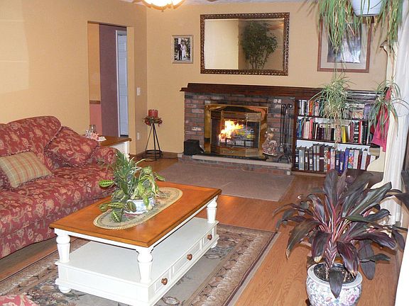 Living Room 20 x 12 1/2