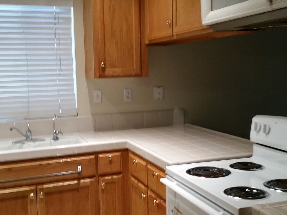 1st image of 1827 Baywood Ln
