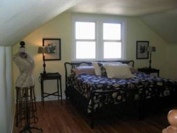 bedroom upper floor