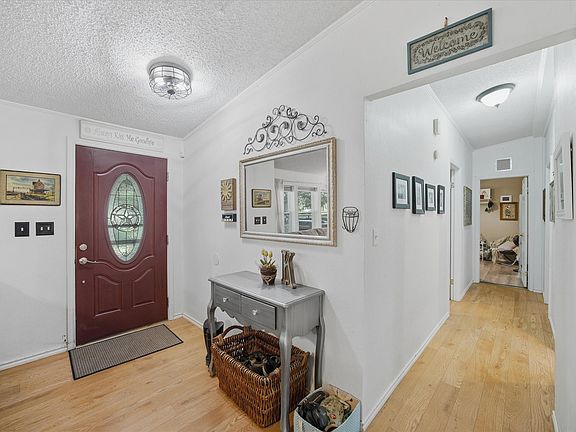 5th image of 3275 Finis Rd