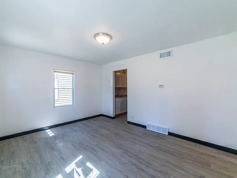 7235 Schneider Ave — Photo 12