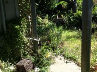 525 Franklin Ave, Bandon, OR 97411