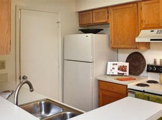 2235 Ashley Crossing Dr APT 4Q, Charleston, SC 29414