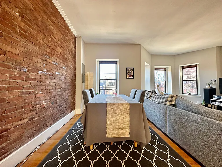 34 Gloucester St #4 — Photo 15