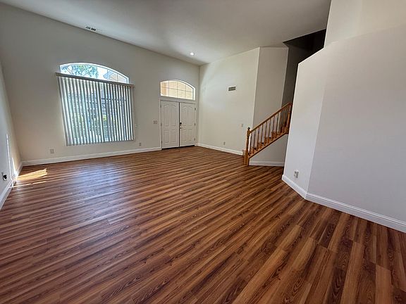 5th image of 1068 Sandra St
