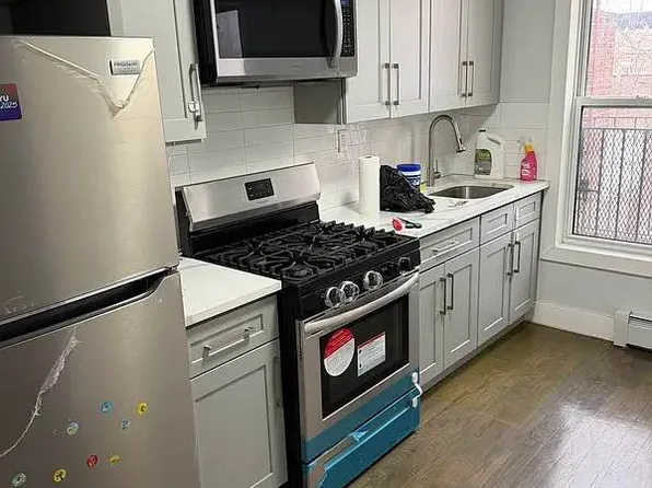 689 East 223rd Street image 1 of 11