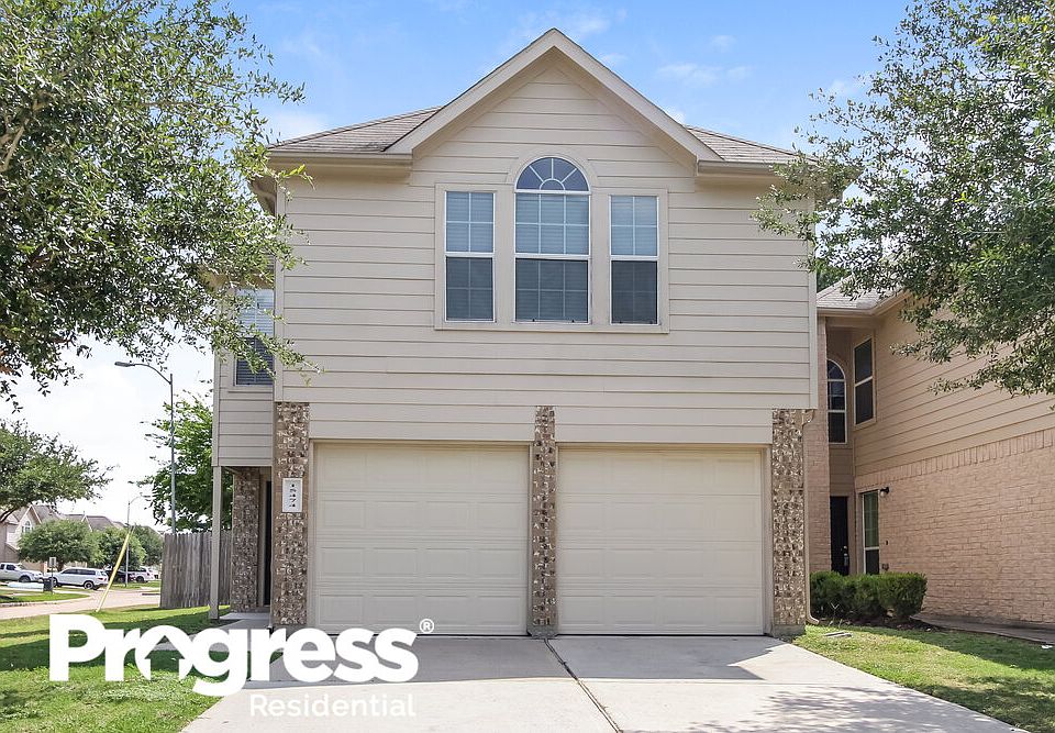 1st image of 15474 Bammel Oaks Ct