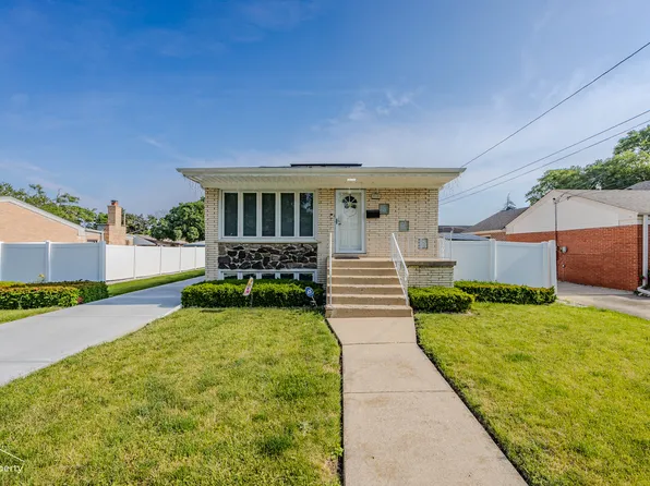 10526 Altgeld St, Melrose Park, IL 60164