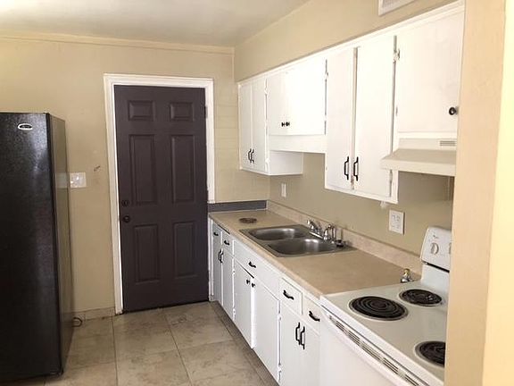 3rd image of 7449 W Becker Ln