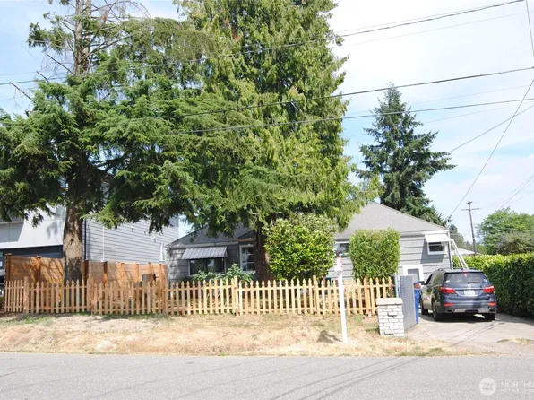 130 S 108th Place, Seattle, WA 98168