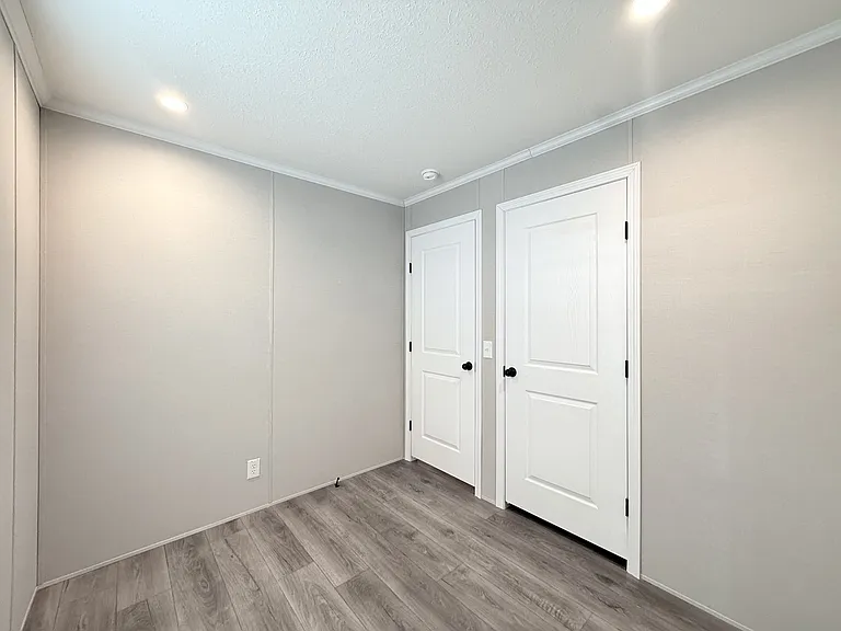 29800 Guilford Cir #256 — Photo 15