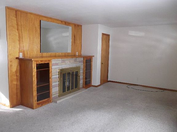 2nd image of 117 E Oakwood Ave