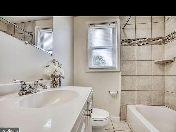 5th image of 4021 Saint Monica Dr