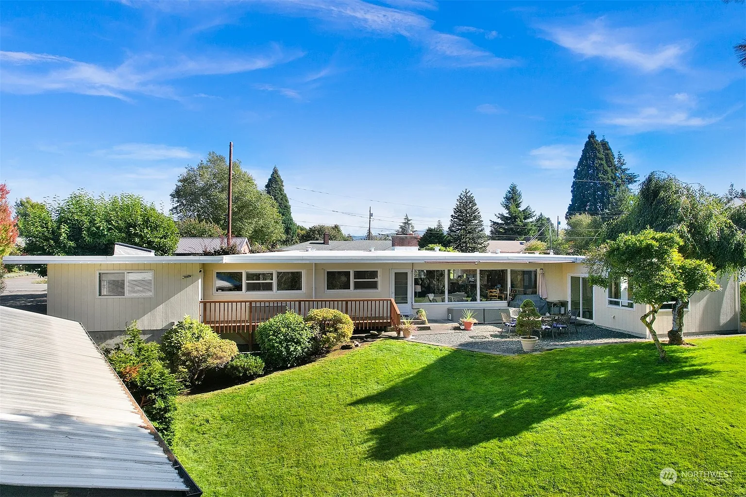 3033 Lynn Street photo 1