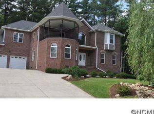 15 Madelyn Ln, Fairview, NC 28730