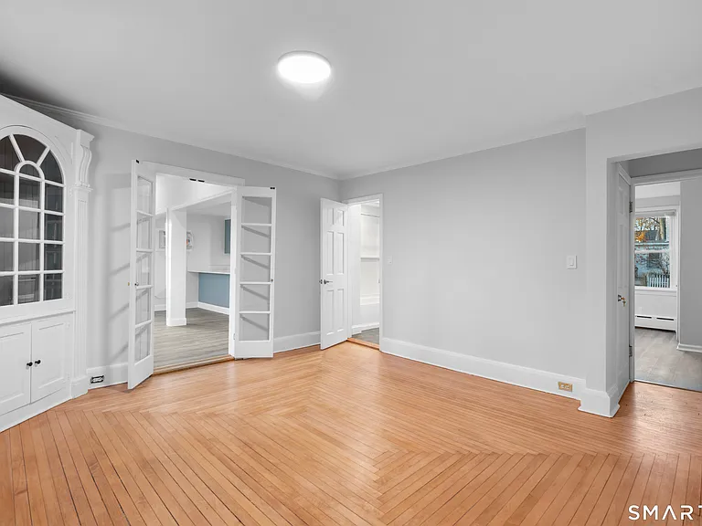 43 Elmwood Ave — Photo 16
