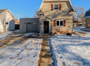 1114 N State St, Aberdeen, SD 57401