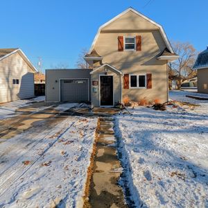 1114 N State St, Aberdeen, SD, 57401