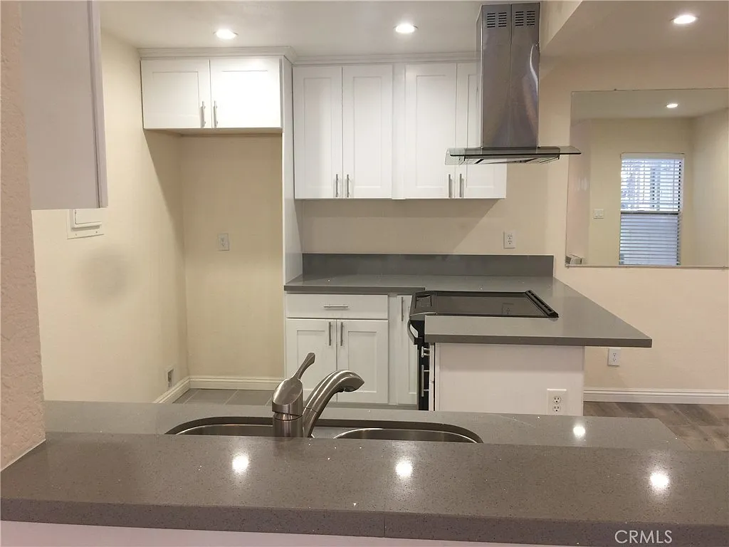 1345 Cabrillo Park Dr — Photo 4