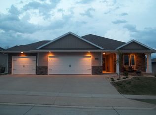 2284 Julia Dr, Dubuque, IA 52002