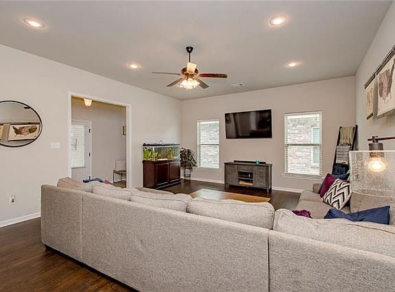 5th image of 15384 Mossystone Dr