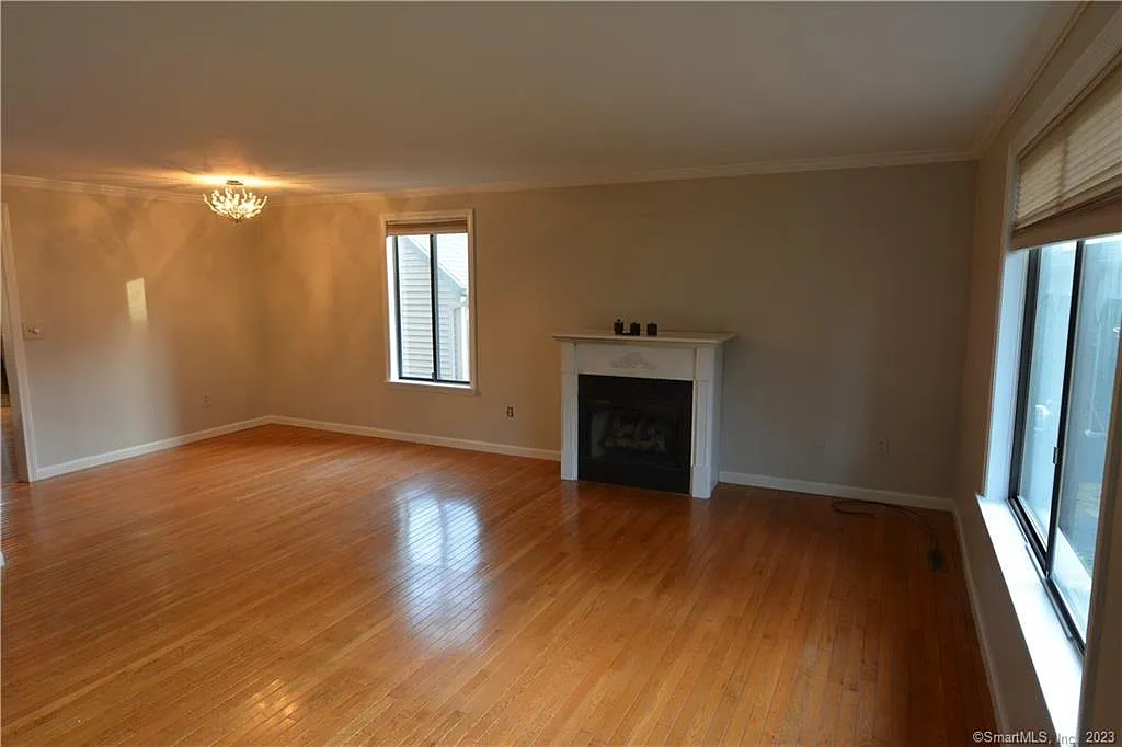 3 bed, 2.5 bath, 1686 sqft, $2,990 — Photo 3