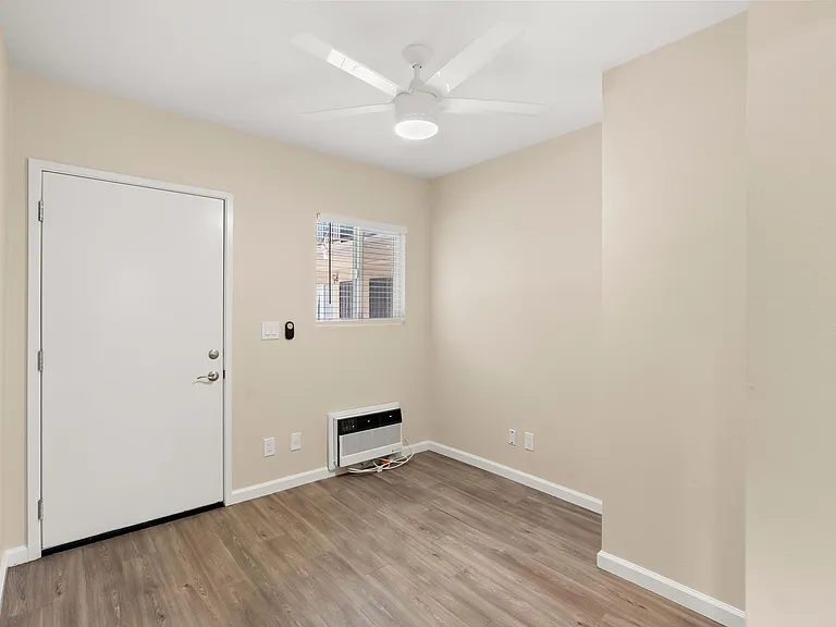 School Circle Apartments - Riverside, CA — Photo 16