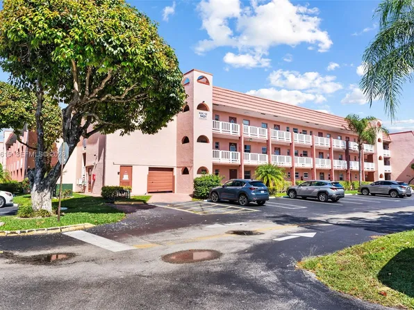 9421 Sunrise Lakes Blvd APT 208, Fort Lauderdale, FL 33322
