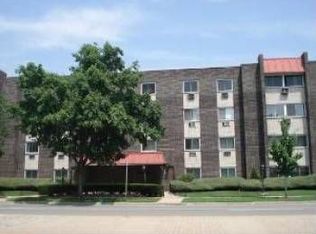 4700 Old Orchard Rd APT 209, Skokie, IL 60076