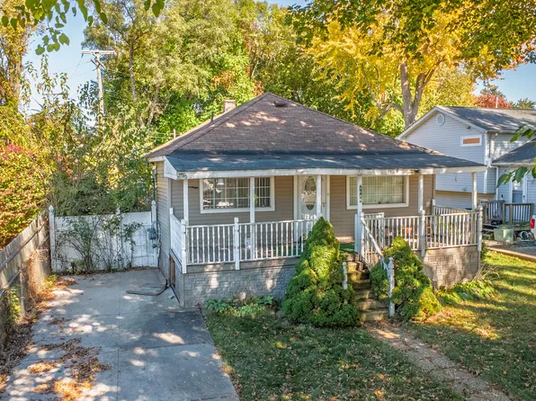 4686 Ennismore Dr, Clarkston, MI 48346