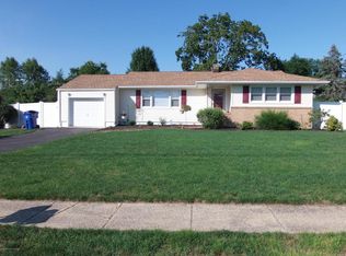 558 Signal Ln, Toms River, NJ 08755