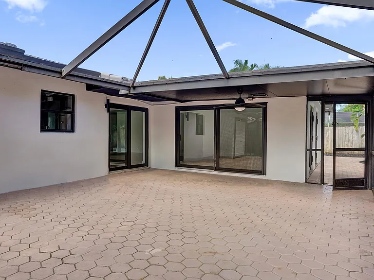 1250 SW 4th St — Photo 49