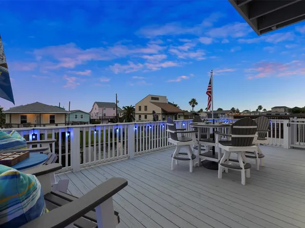 16710 Tahiti Way, Jamaica Beach, TX 77554