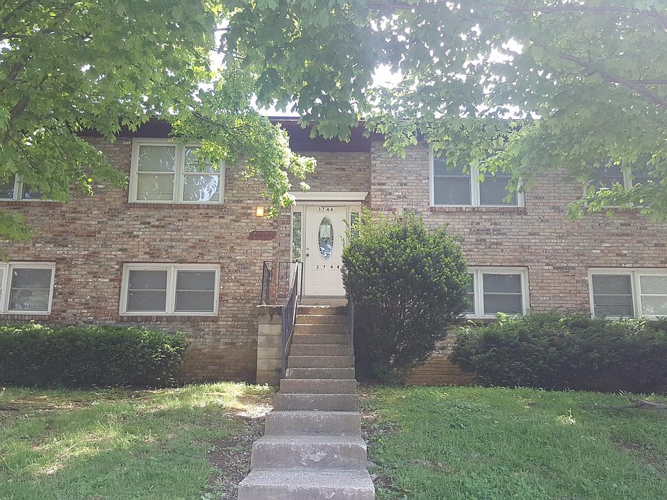 1st image of 3744 Camelot Dr