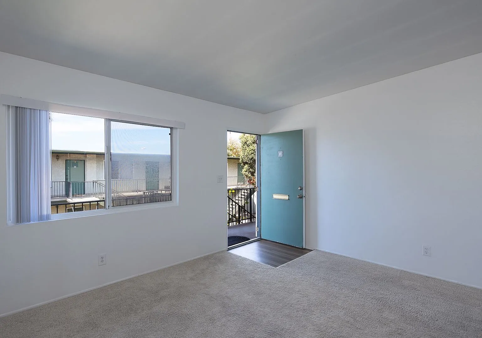 2 Bedroom + 1 Bathroom Apartment | Oxnard Shores | Unfurnished — Photo 2