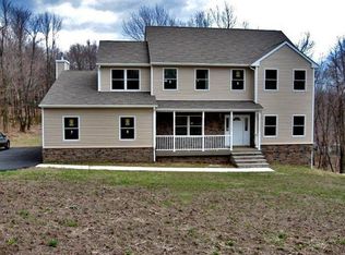 1007 Scenic Dr, Oak Ridge, NJ 07438